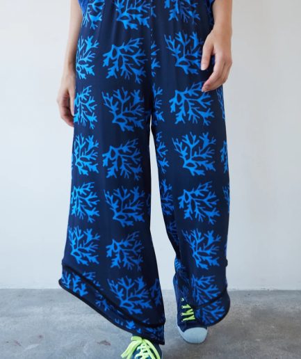 Pantalones fluidos corte asimétrico